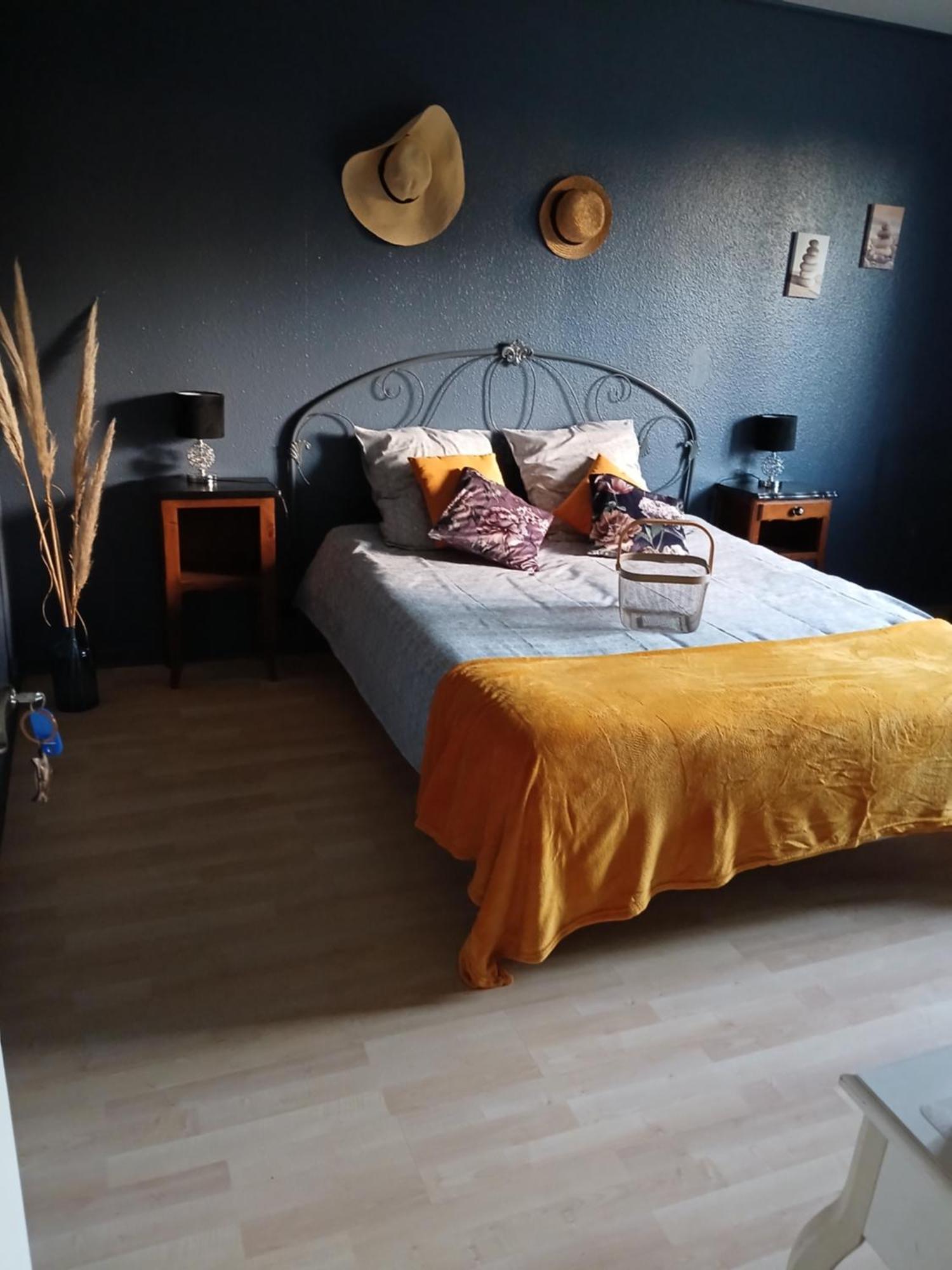 Bed and Breakfast Domaine Des Ifs Le Pin  Esterno foto